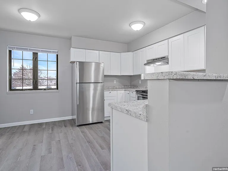 Fox Shores — Photo 12