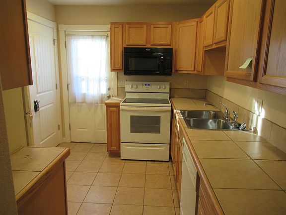 5th image of 615 E Saint Vrain St