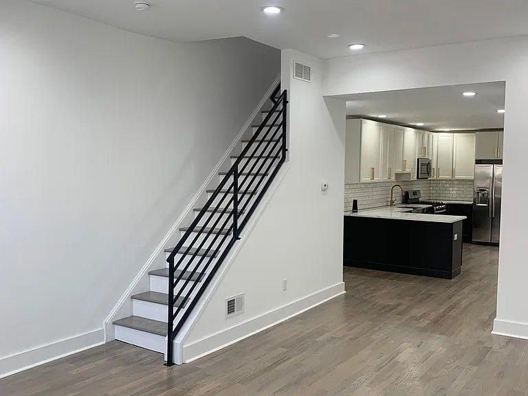 2532 W Montgomery Ave — Photo 5