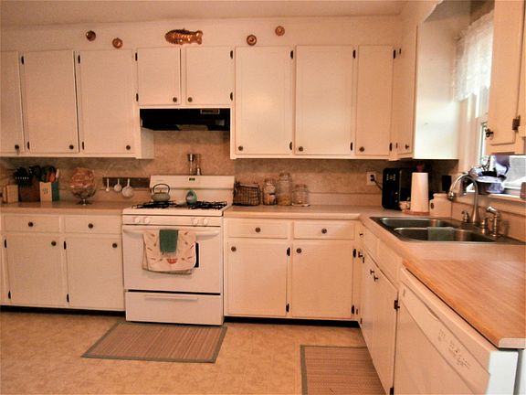 4th image of 4317 Karen Dr