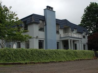 404 Bell Ln, Reedsport, OR 97467