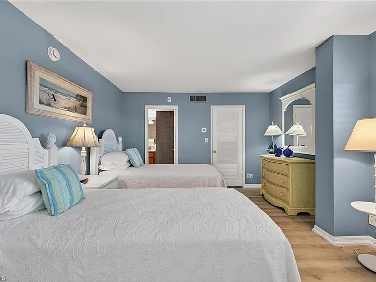 3443 Gulf Shore Blvd N #809 — Photo 21