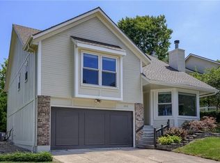 13113 S Fox Ridge Dr, Olathe, KS 66062