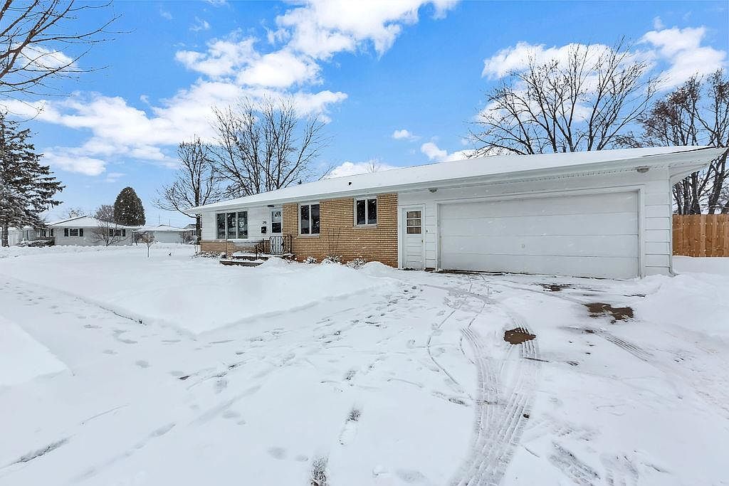 346 S Roger St, Kimberly, WI 54136 | Zillow