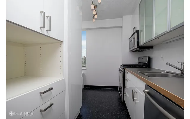 Rented by Douglas Elliman | media 5
