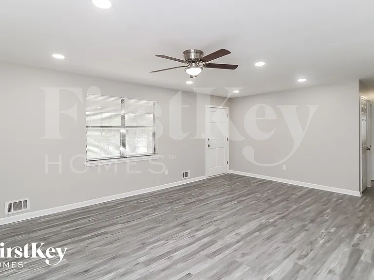 335 Lost Meadows Dr — Photo 5