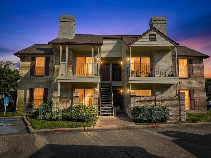 1 bed, 1.0 bath, 588 sqft, $1,000 — Photo 2