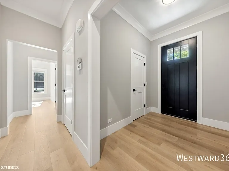 240 S Brainard Ave #2 — Photo 10