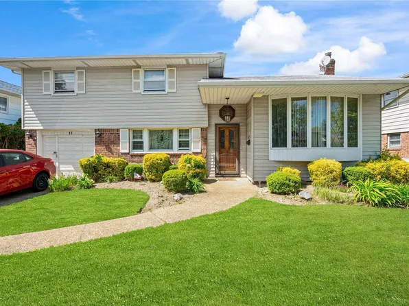 11 Lea Ann Terrace, Wantagh, NY 11793