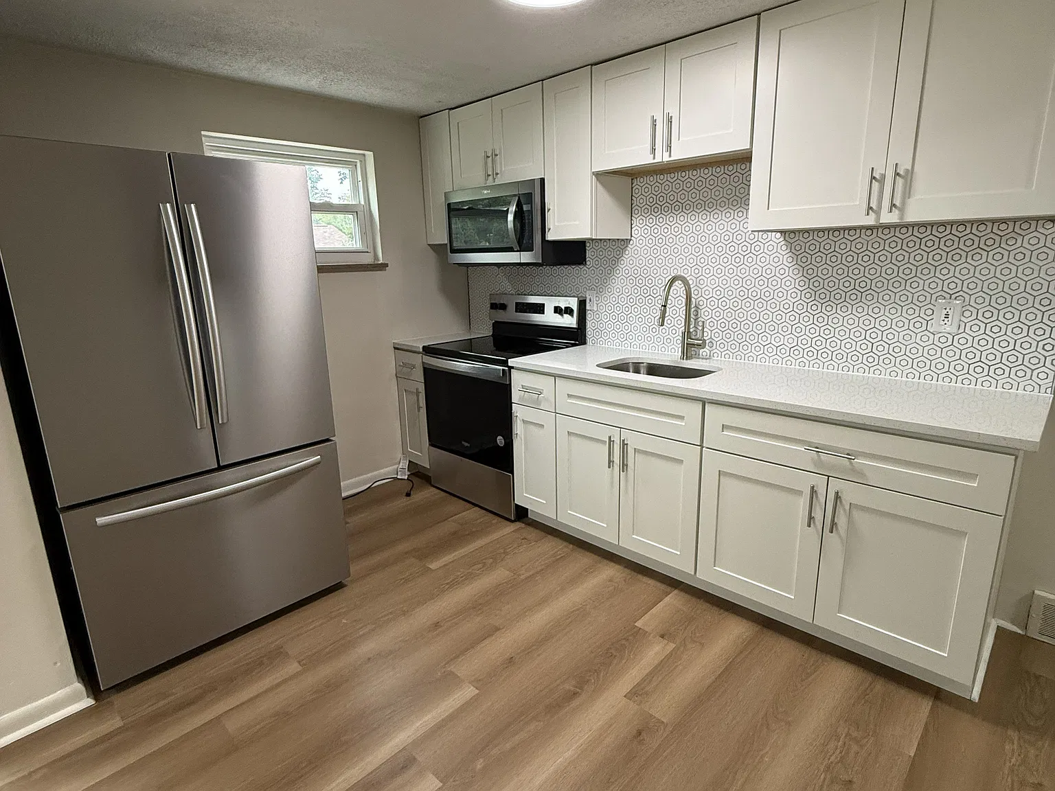 3 bed, $1,500 — Photo 2