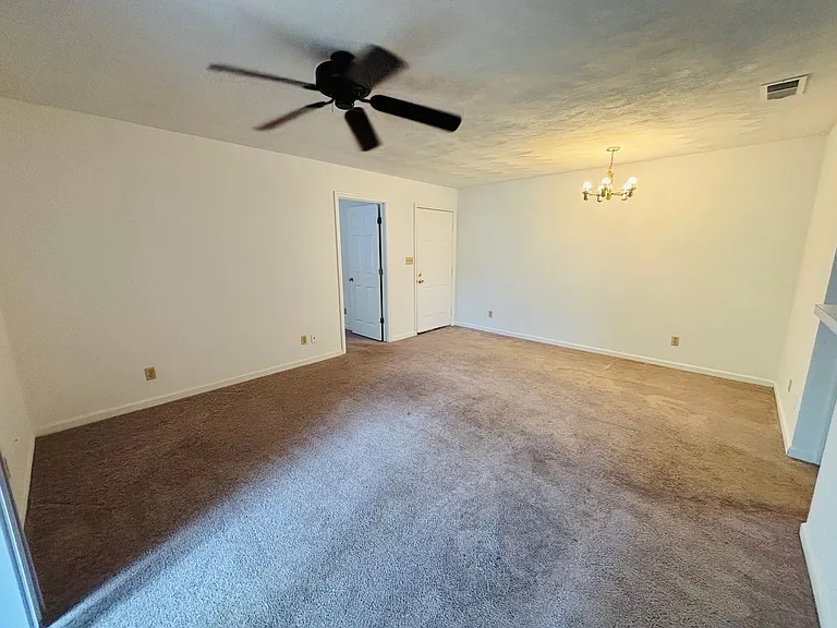 402B Berryfield Ln — Photo 6