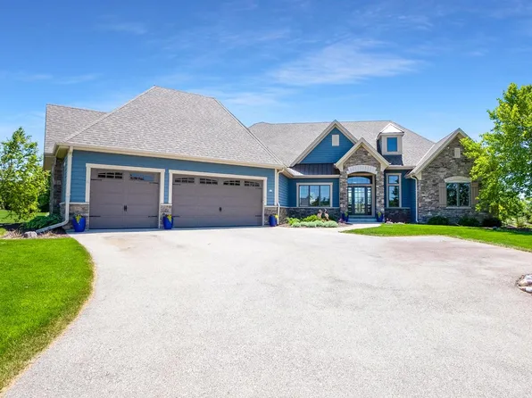 117 Sycamore COURT, Hartland, WI 53029