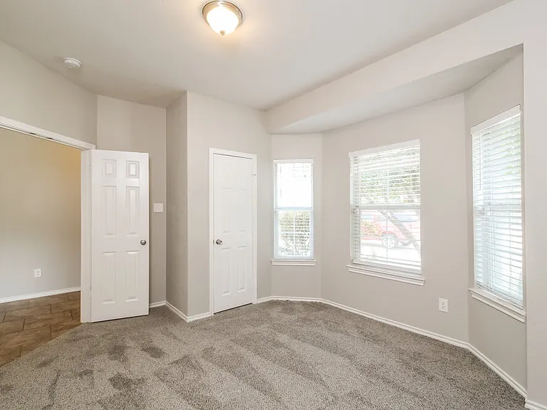 10048 Iron Ridge Dr — Photo 11