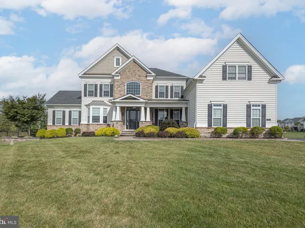 3 Shady Pines Dr, Ivyland, PA 18974