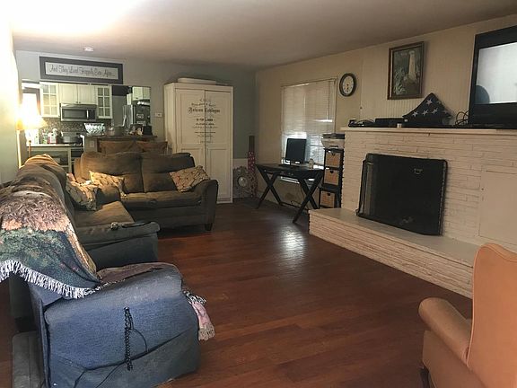 2nd image of 722 N Pleasant Ave