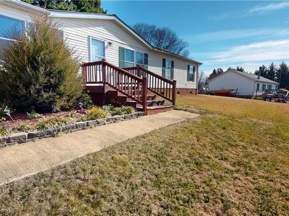 112 Pebblestone Ct, King, NC 27021