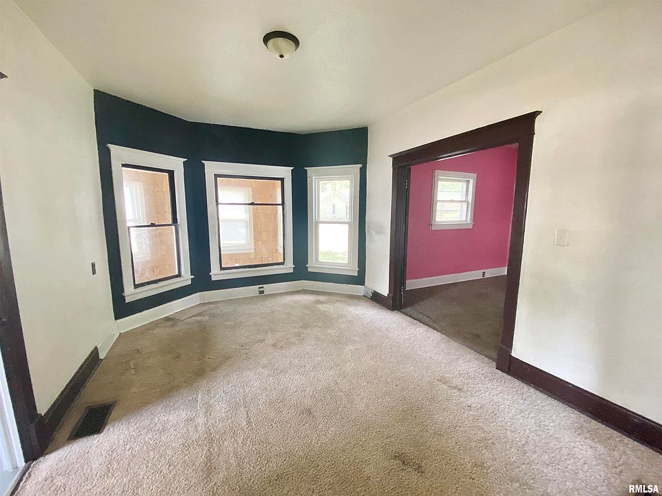 200 N Washington St, Manito, IL 61546 Zillow