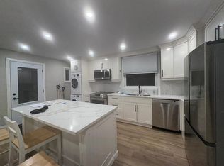 176 E 43rd St, Hamilton, ON L8T3C2