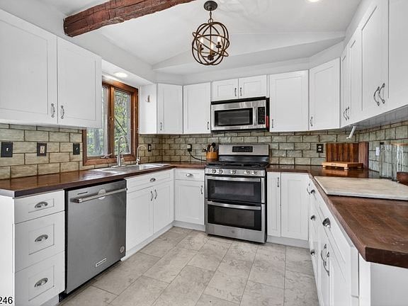 5th image of 307 Stirling Rd