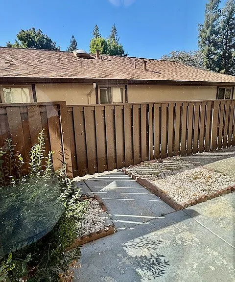 1745 Countrywood Ct — Photo 25