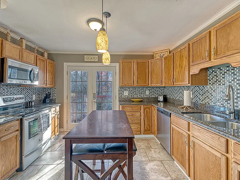 167 Johnson Cir — Photo 13