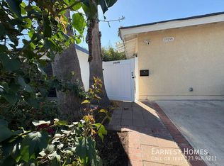 19198 Erwin St, Reseda, CA 91335