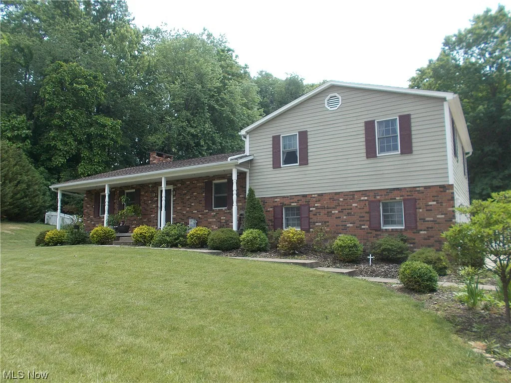 936 Green Dr photo 1