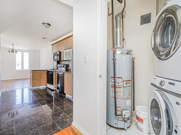 1132 Blake Court image 14 of 27