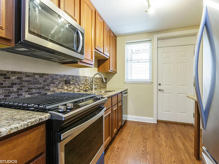 743 W Belden Ave #A — Photo 6