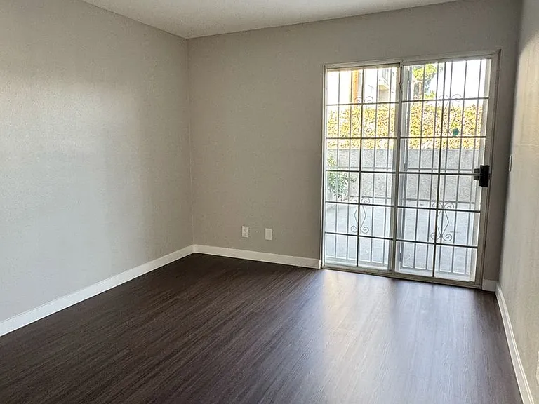 1200 Gaviota Ave #108 — Photo 11