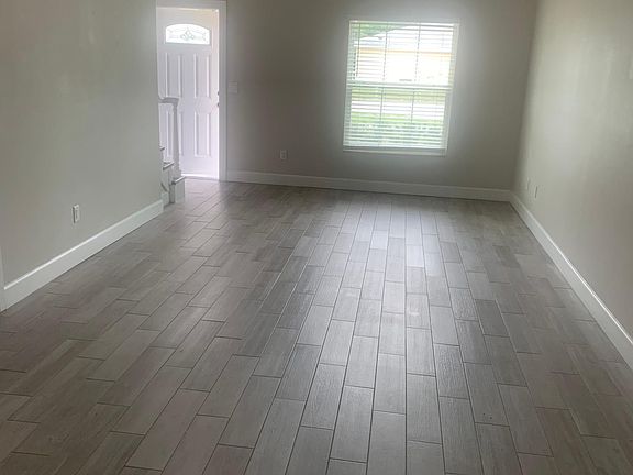 3rd image of 2708-2712 Benan Ct