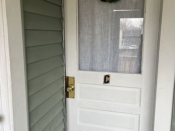 3rd image of 306 S Jefferson St #C