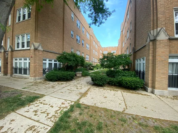 2539 1/2 Prairie Ave APT 2W, Evanston, IL 60201