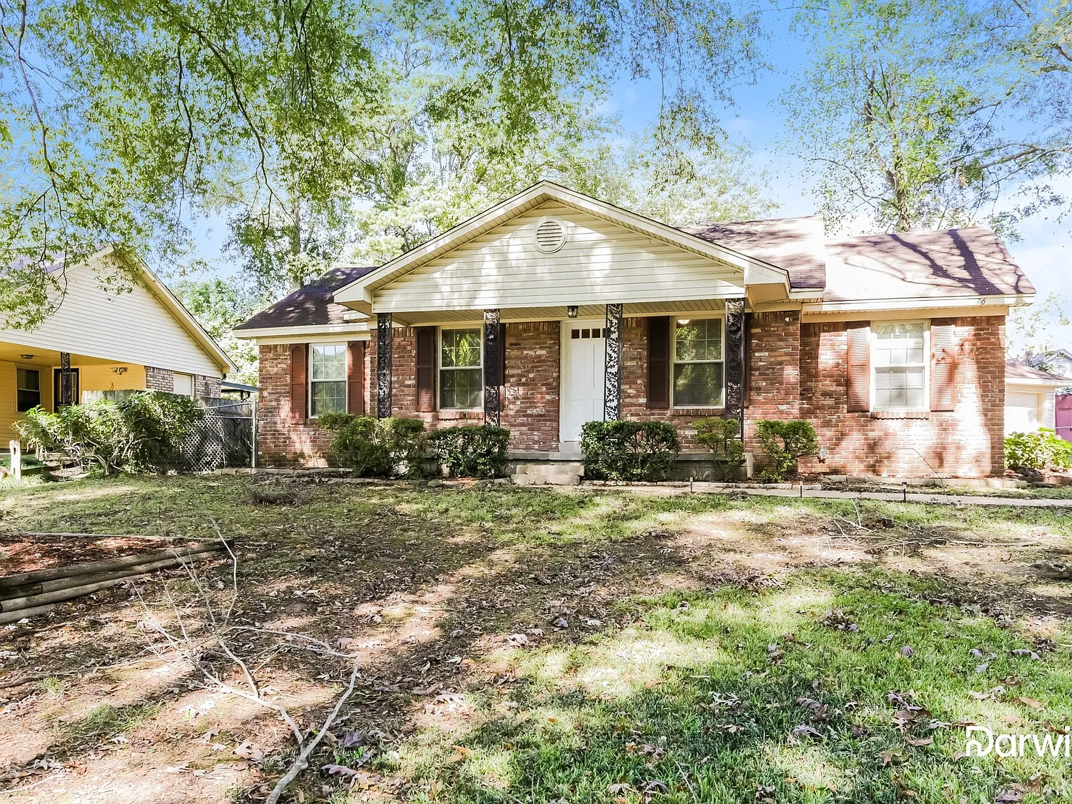 3 bed, 2.0 bath, 1915 sqft, $1,725 — Photo 2