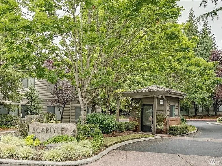 1276 Bellevue Way NE #4 — Photo 1