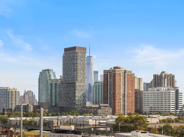 700 Grove Street image 4 of 18