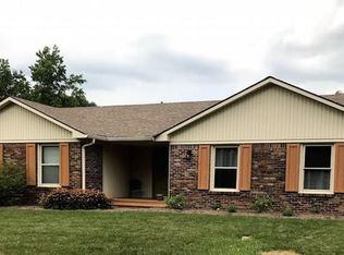 7 Thornbriar Ct, Bargersville, IN 46106