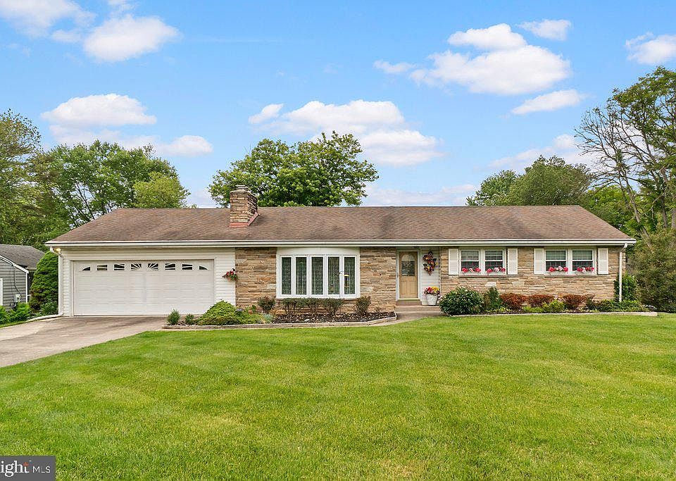 1st image of 3118 Greenway Dr