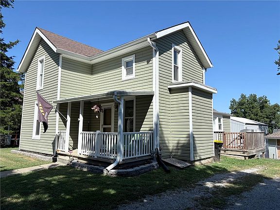 3rd image of 805 W Main St