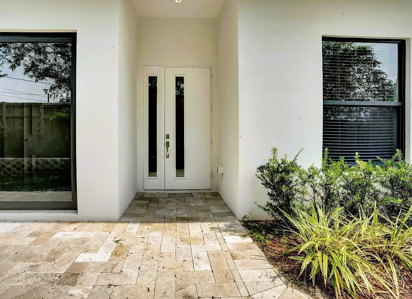 3 bed, 2.0 bath, 1442 sqft, $4,500 — Photo 3