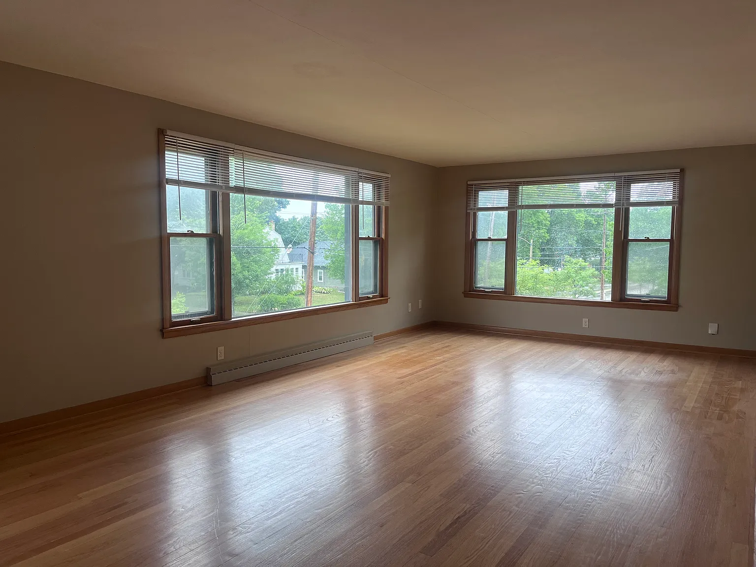 3 bed, 1200 sqft, $1,695 — Photo 3