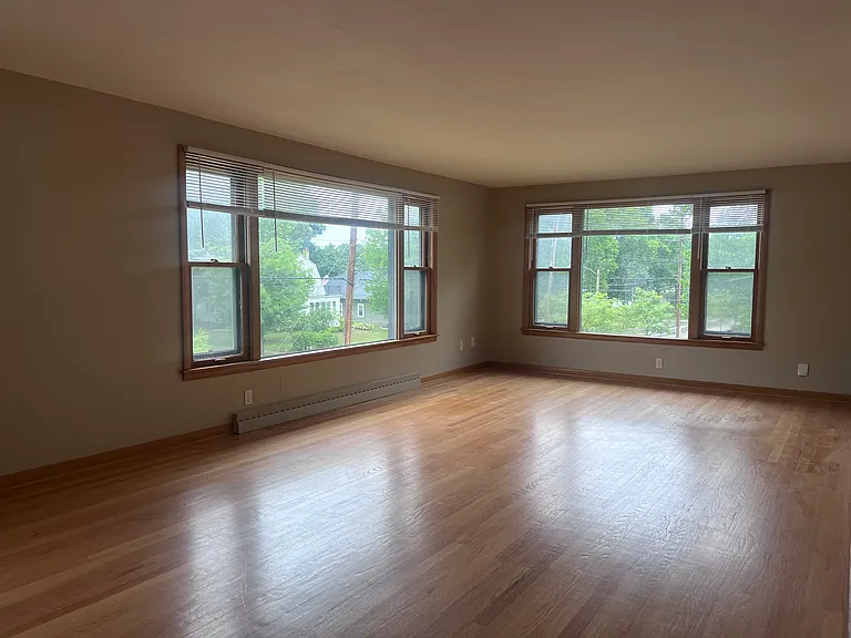 7009 W Lloyd St — Photo 3