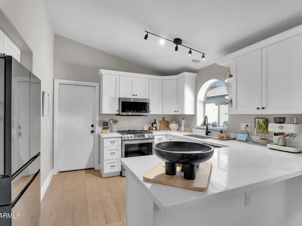 4520 E LONE CACTUS Drive, Phoenix, AZ 85050