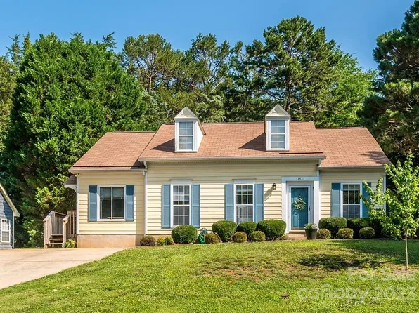 13421 Baker Mills Rd, Pineville, NC 28134