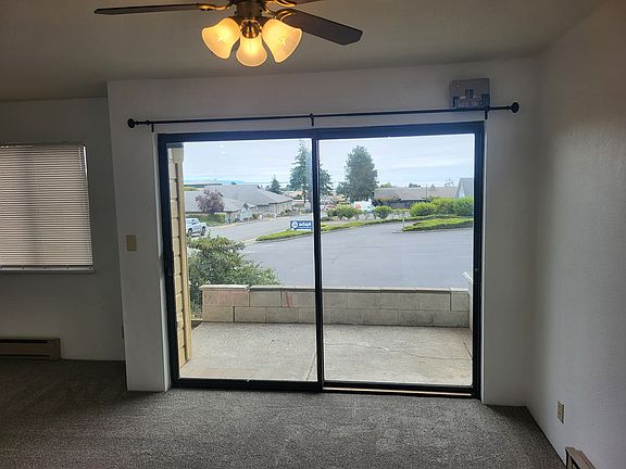 5th image of 635 5th St APT 1