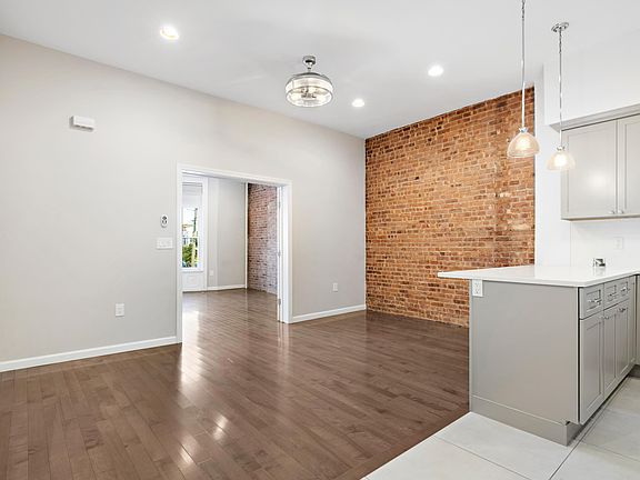 4th image of 2412 Palisade Ave