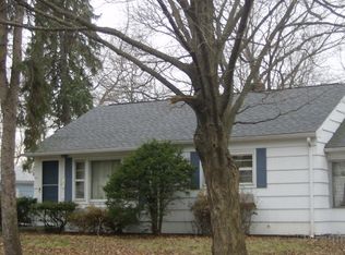 18 Jonquil Dr, Springfield, MA 01119