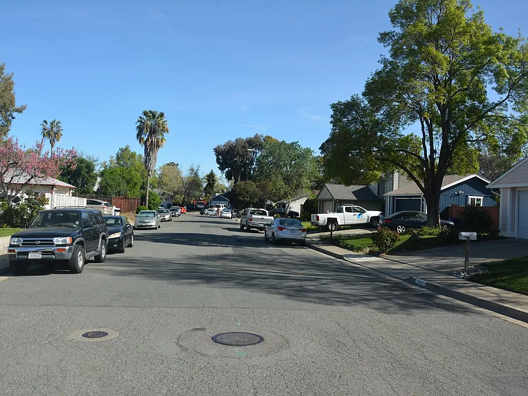 2221 Lynbrook Dr — Photo 33