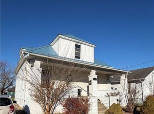 411 Maple St, Lawrenceville, IL 62439