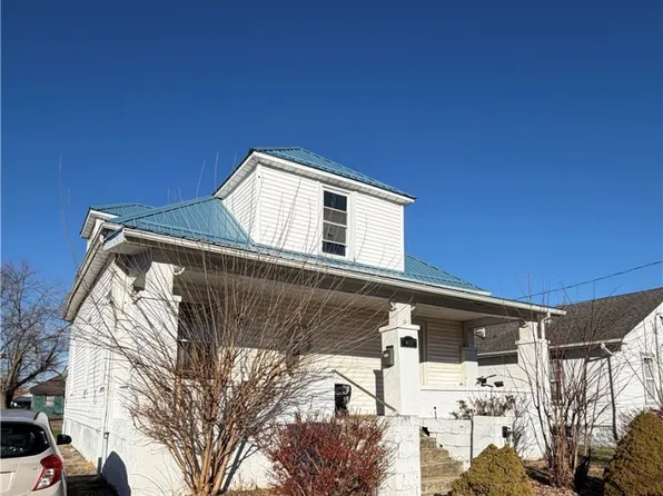 411 Maple St, Lawrenceville, IL 62439